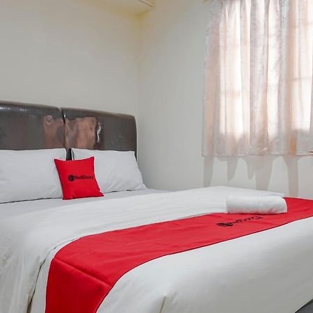 Reddoorz @ Jalan Biak Roxy Jakarta Exterior foto