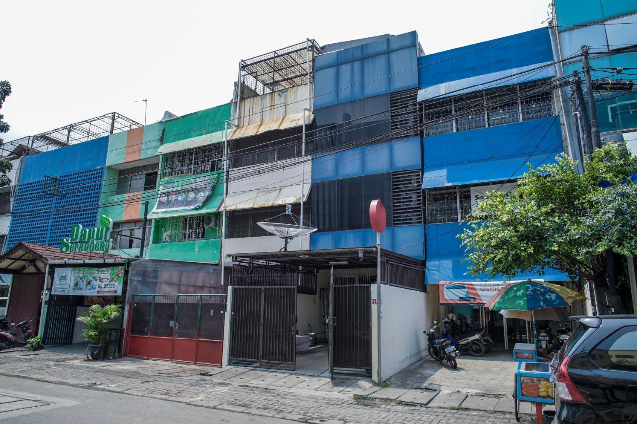 Reddoorz @ Jalan Biak Roxy Jakarta Exterior foto