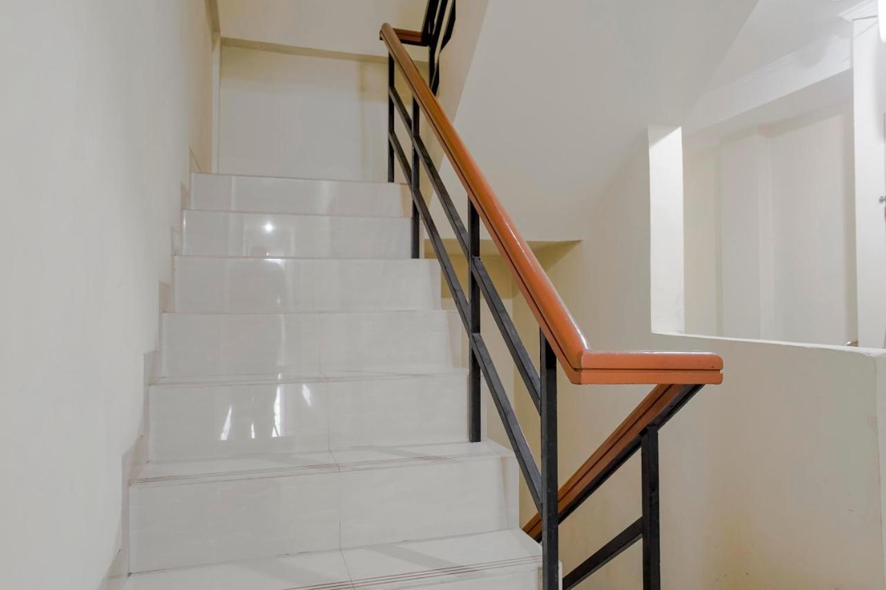 Reddoorz @ Jalan Biak Roxy Jakarta Exterior foto
