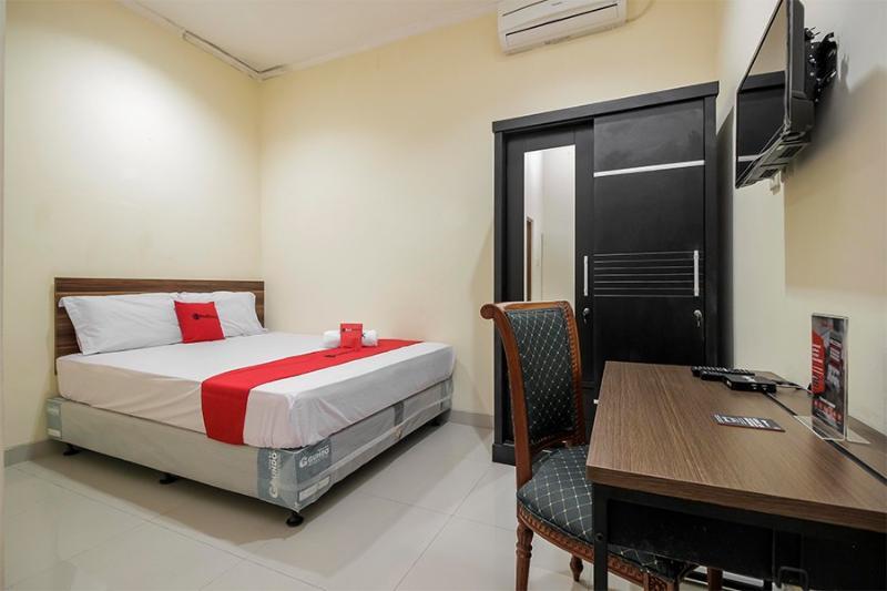 Reddoorz @ Jalan Biak Roxy Jakarta Exterior foto